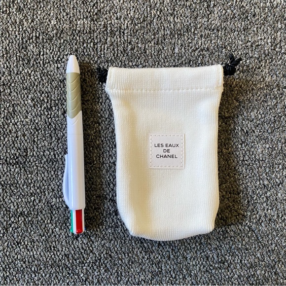 CHANEL Makeup Mini Bag (Les Eaux de Chanel) - Picture 5 of 6